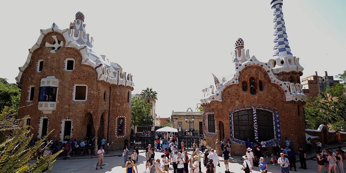 Park Guell and La Sagrada Familia Guided Tour