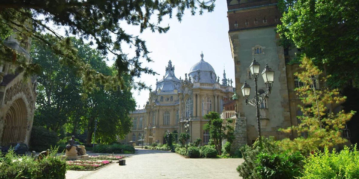 Budapest Historic Downtown bicycle tour, photo 1