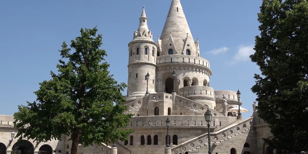 Walking Tour of Castle District in Budapest