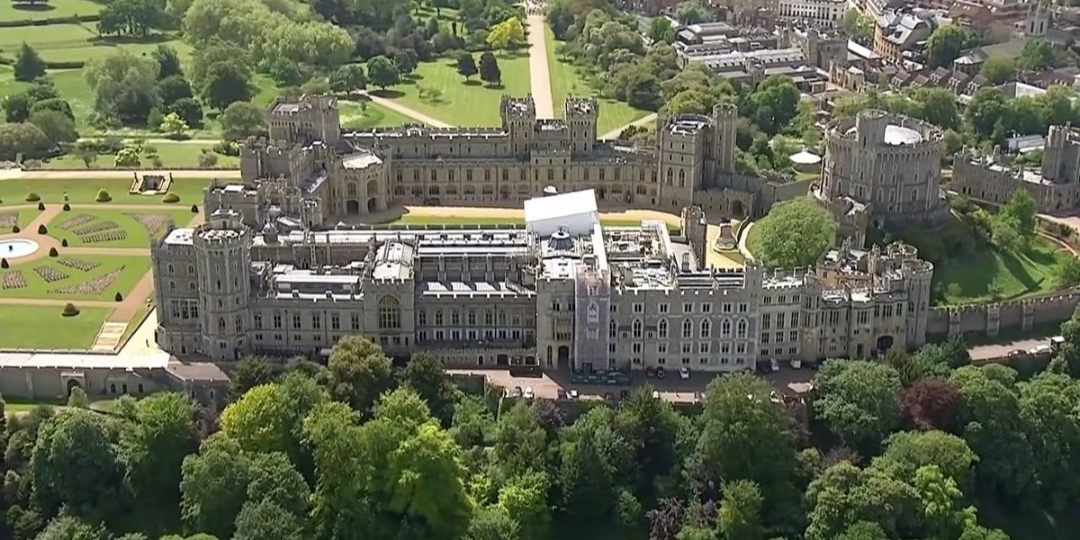 Tour of Windsor Castle (Admission included)