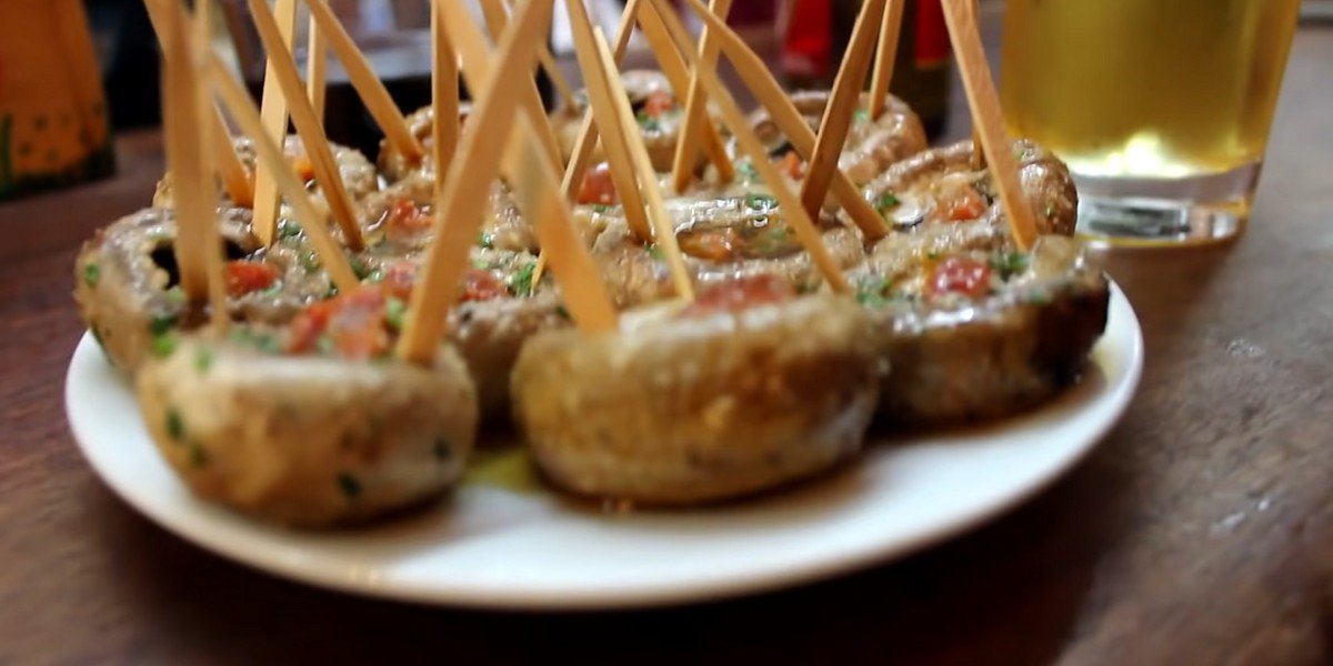Madrid Foodie and History Tour: Sights, Taverns and Tapas Madrid Foodie and History Tour: Sights, Taverns and Tapas