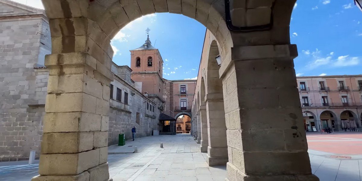 Guided Full-Day Tour to Segovia and Avila Guided Full-Day Tour to Segovia and Avila