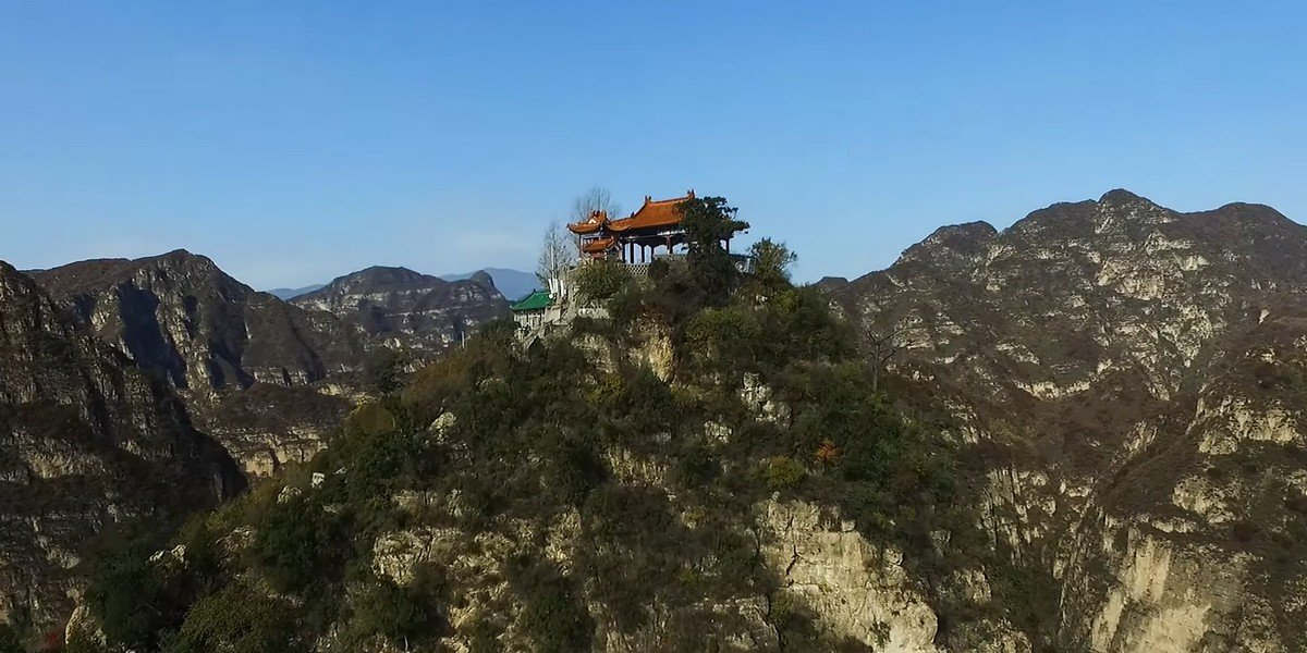 Private Guided Tour to Longqing Gorge and Dingling at the Ming Tombs, photo 3