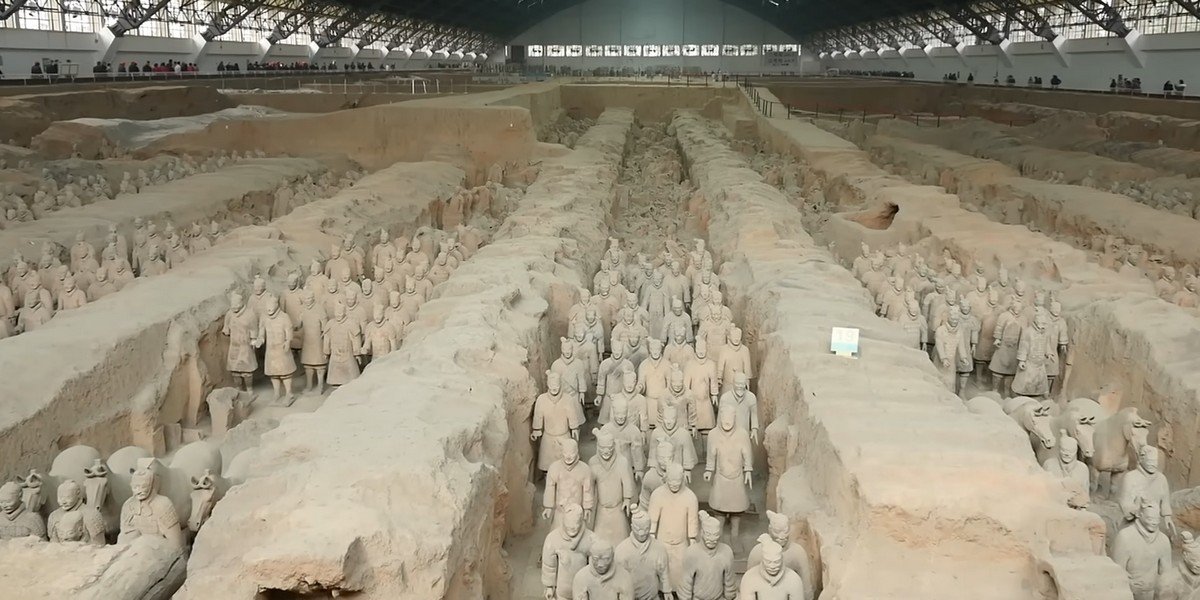 Full-Day Tour to Xi'an and the Terracotta Army by Flight from Shanghai