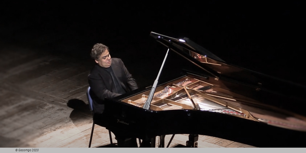 Arcadi Volodos plays Liszt and Schumann, photo 1