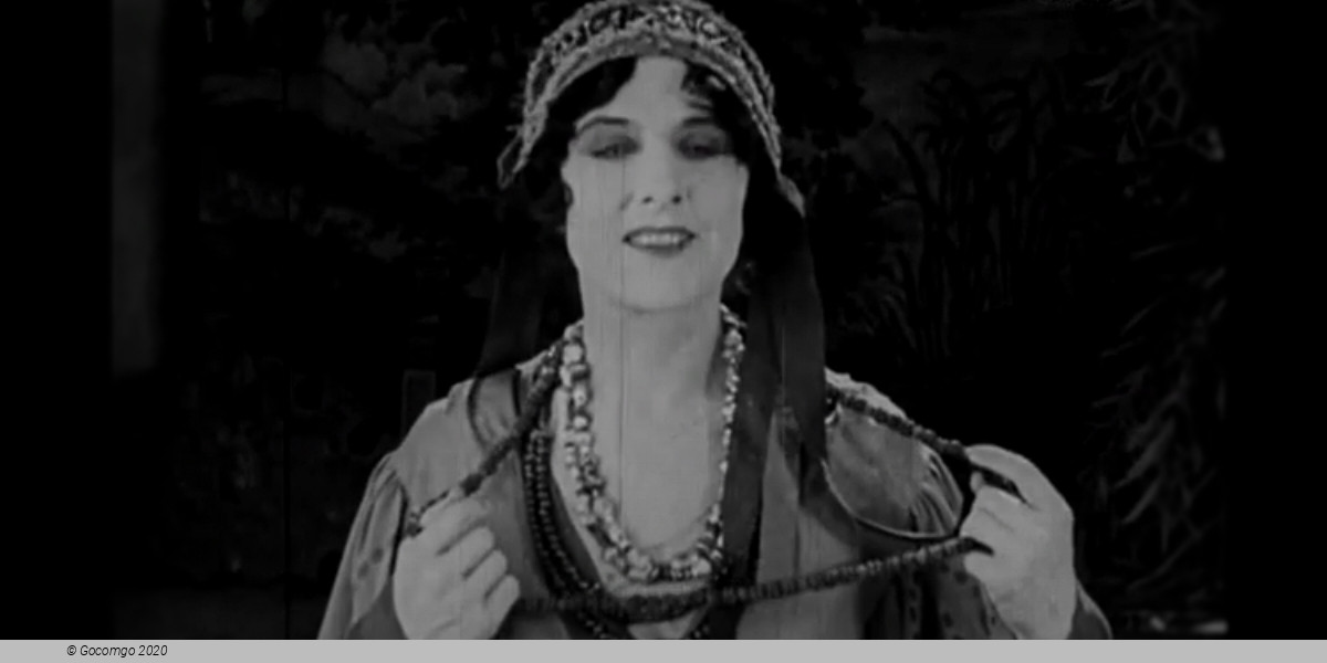 Everywoman, photo 1
