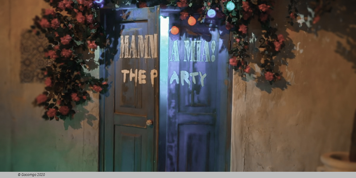 Scene 1 from the show "Mamma Mia! The Party"