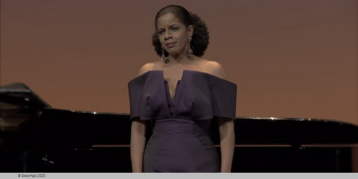 Nicole Heaston, photo 1